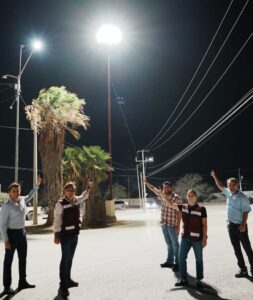 Entrega Manuel Guerra Cavazos otras tres mega torres de luz para reforzar la seguridad.